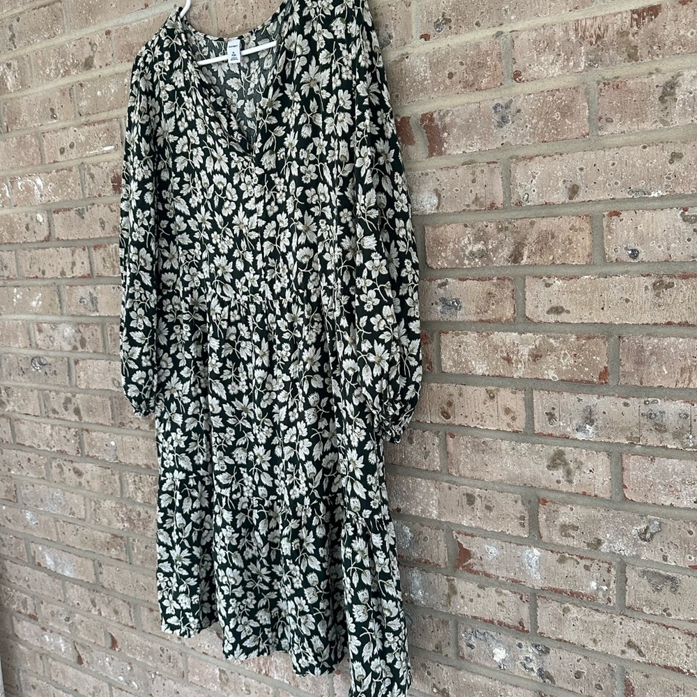 Old Navy Floral Dress - Picture 4 of 8